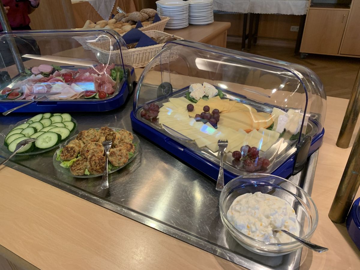 Büffett Käse Wurst Klöpschen